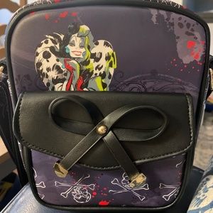 KBNL - Cruella Crossbody
